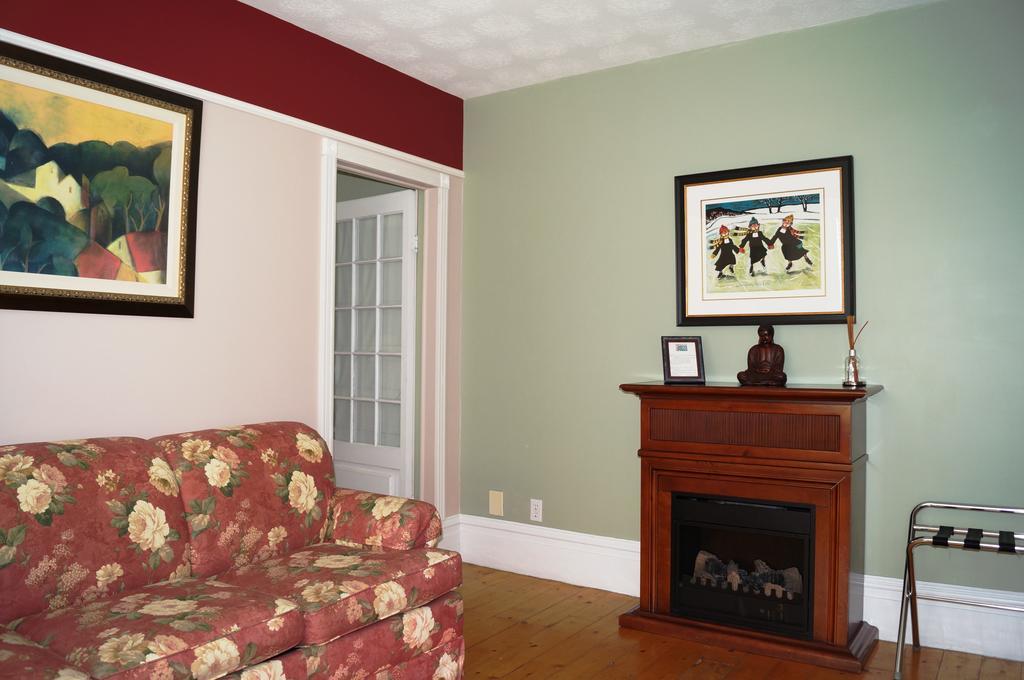 La Maison Drew B&B Magog Habitación foto