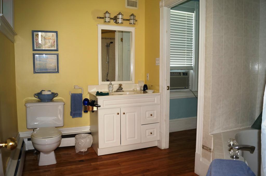 La Maison Drew B&B Magog Habitación foto