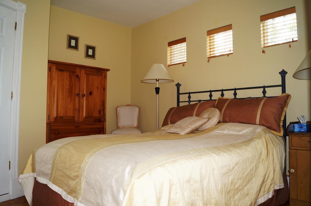 La Maison Drew B&B Magog Habitación foto
