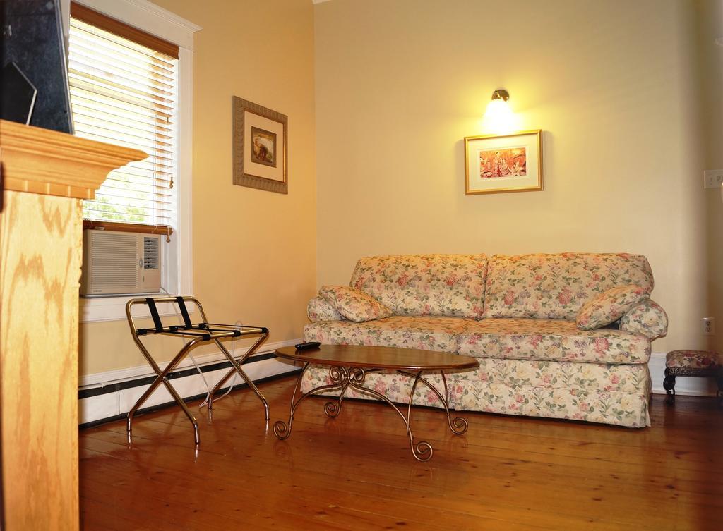 La Maison Drew B&B Magog Habitación foto